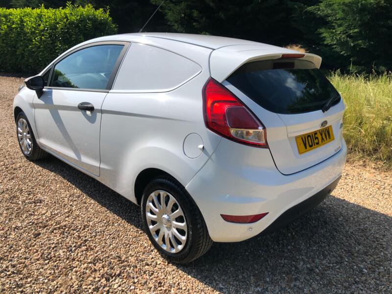 FORD FIESTA VAN