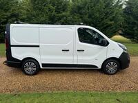 VAUXHALL VIVARO