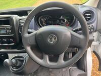 VAUXHALL VIVARO