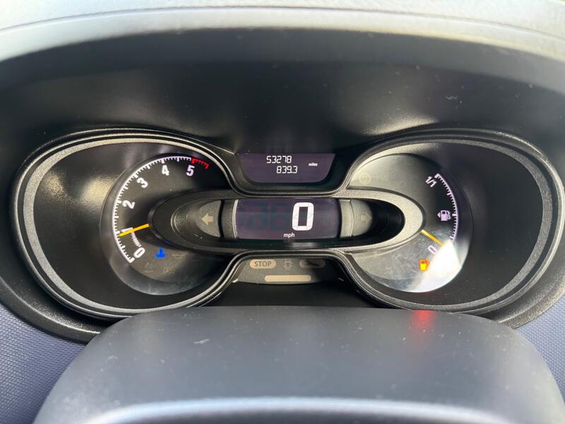 VAUXHALL VIVARO