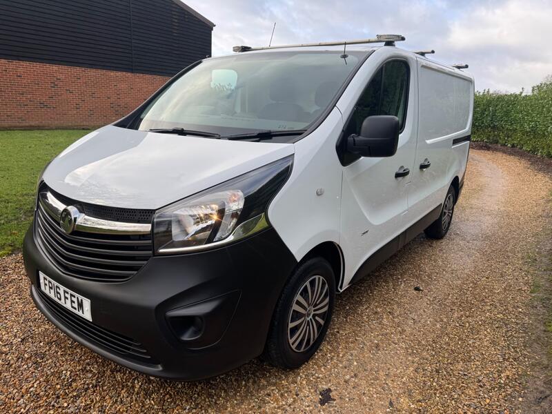 VAUXHALL VIVARO