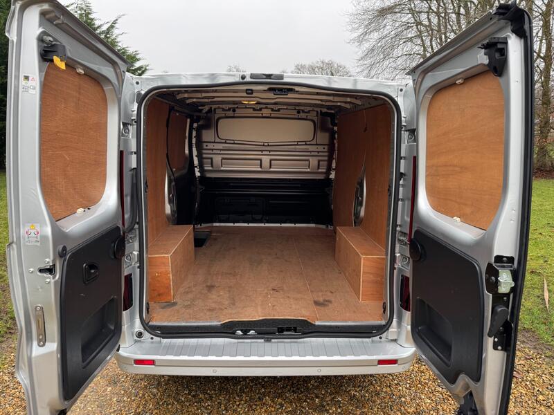 VAUXHALL VIVARO