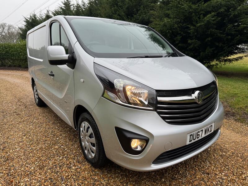 VAUXHALL VIVARO