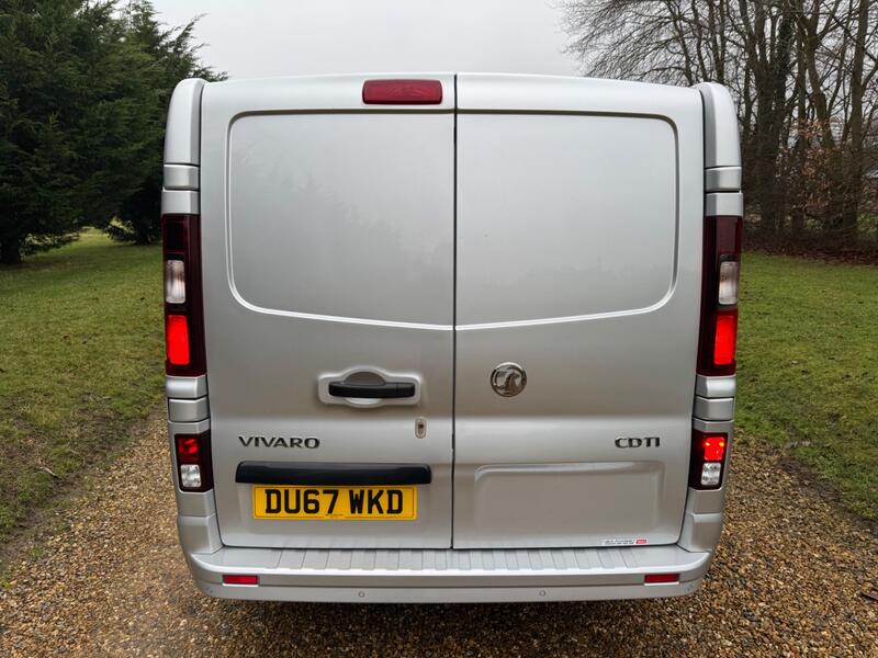 VAUXHALL VIVARO