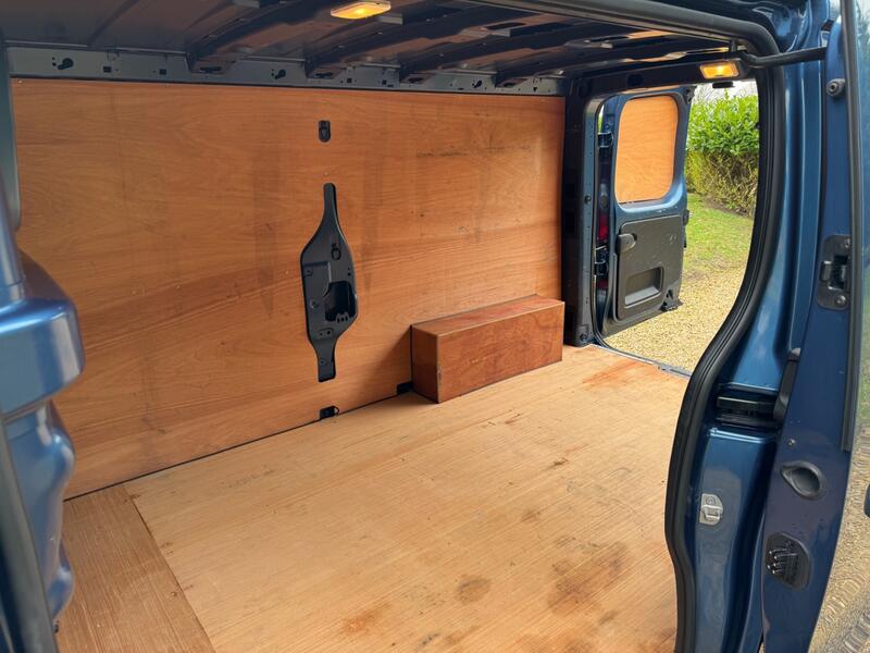 RENAULT TRAFIC