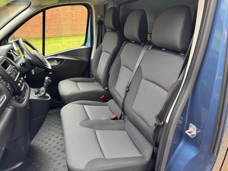 RENAULT TRAFIC
