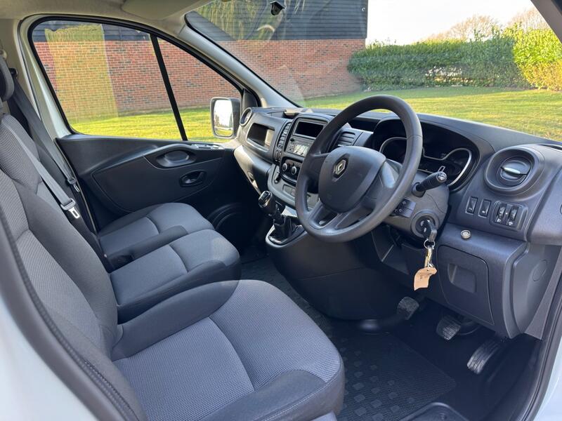 RENAULT TRAFIC