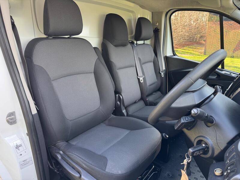 RENAULT TRAFIC