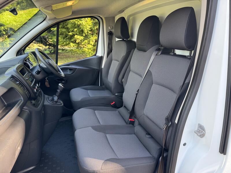 RENAULT TRAFIC