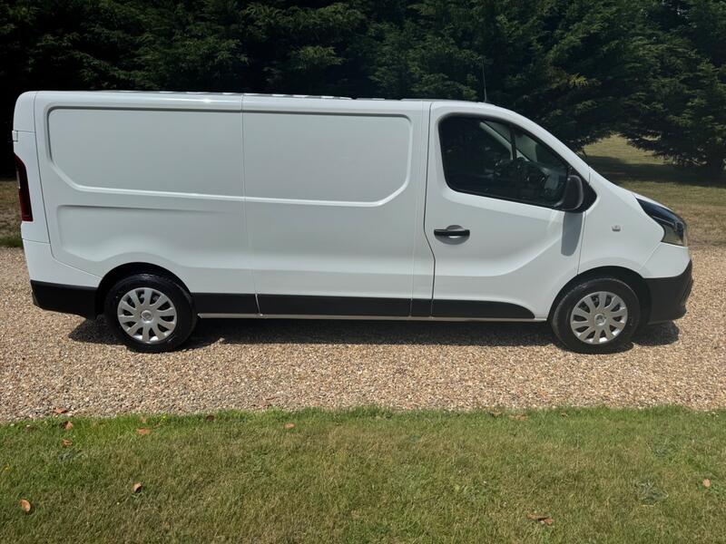 RENAULT TRAFIC