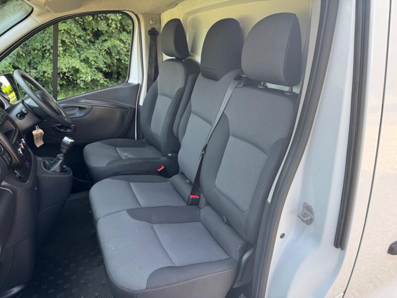 RENAULT TRAFIC