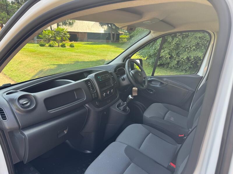 RENAULT TRAFIC